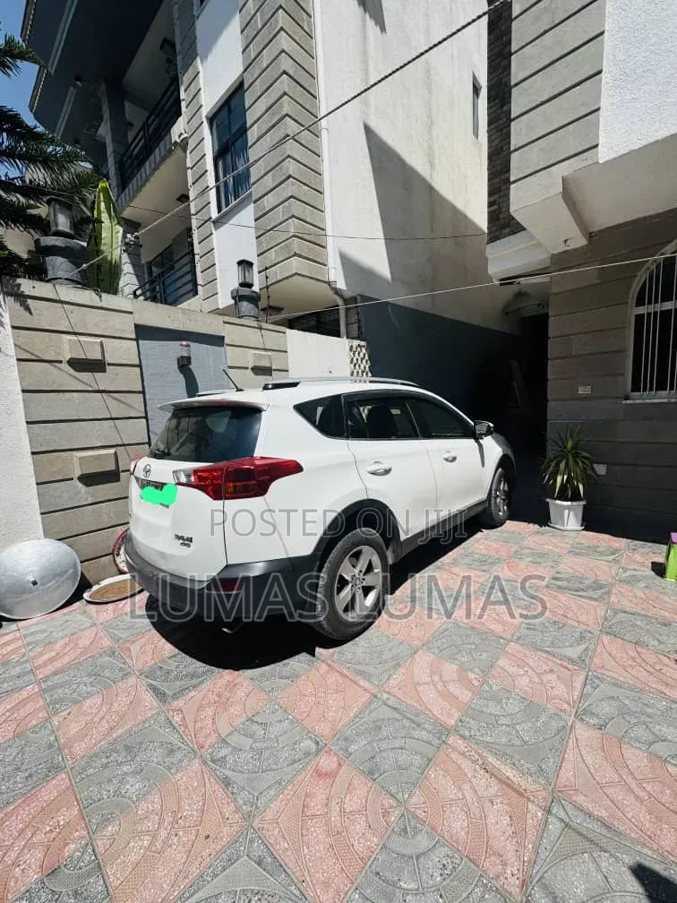 Toyota RAV4 2015 White