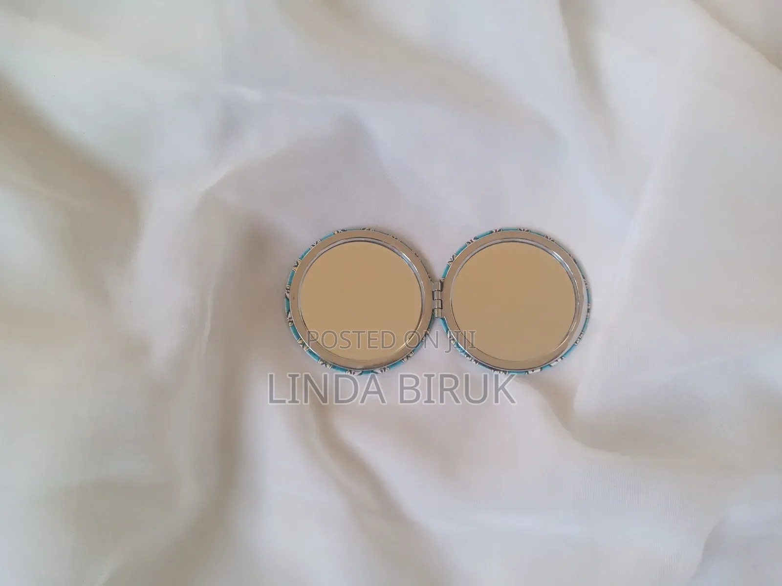 Simple Affordable Mirror