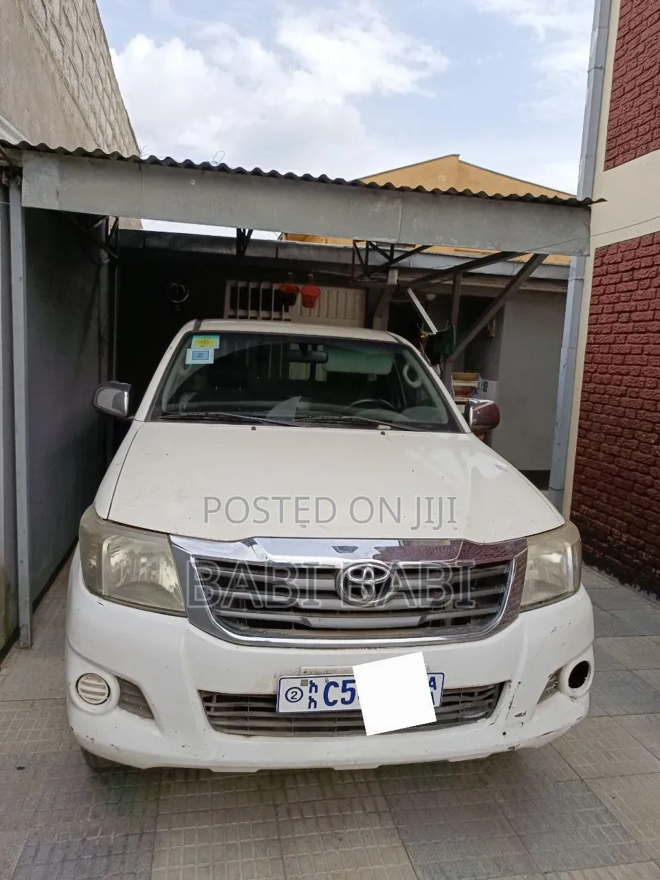 Toyota Hilux 2011 White