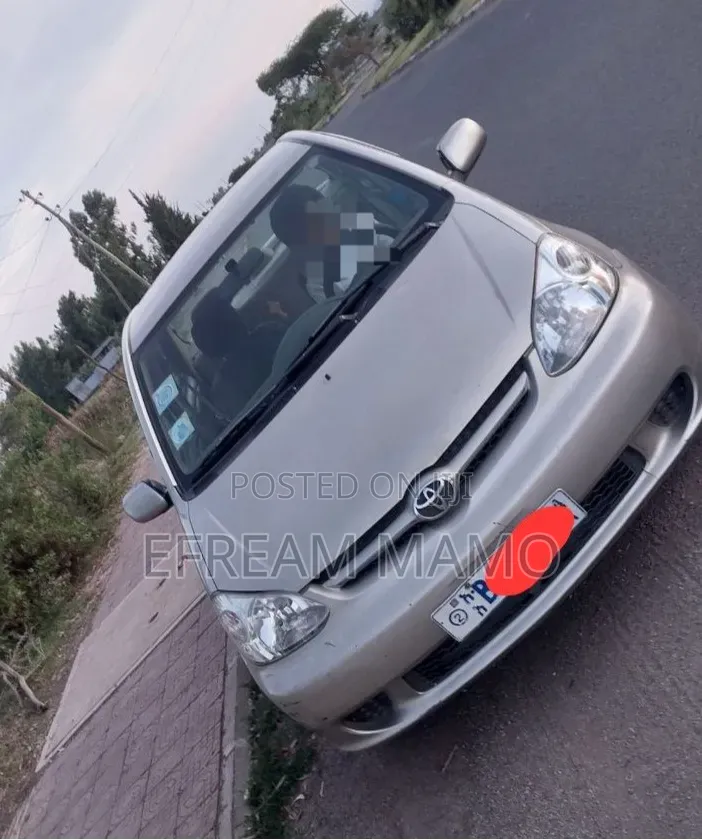 Toyota Platz 2005