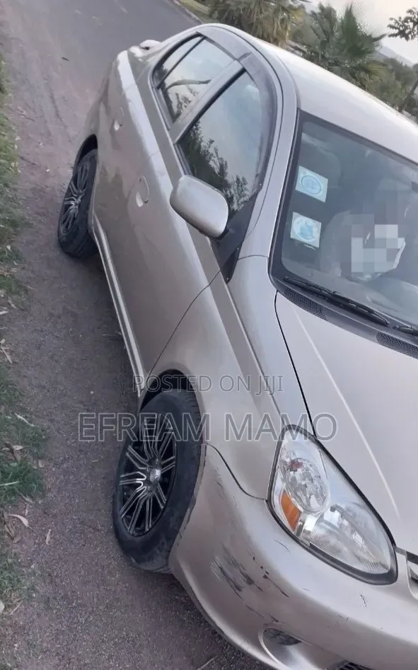 Toyota Platz 2005