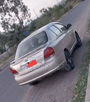 Toyota Platz 2005