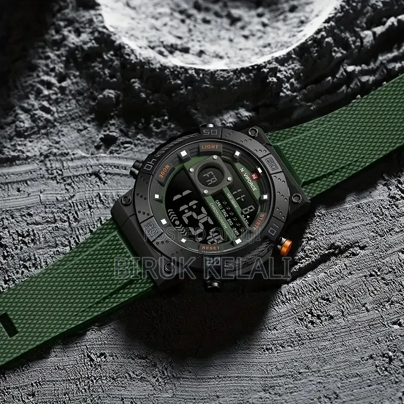 Naviforce Nf9241t Men's Digital Sports Watch Featuring a Green Silicon