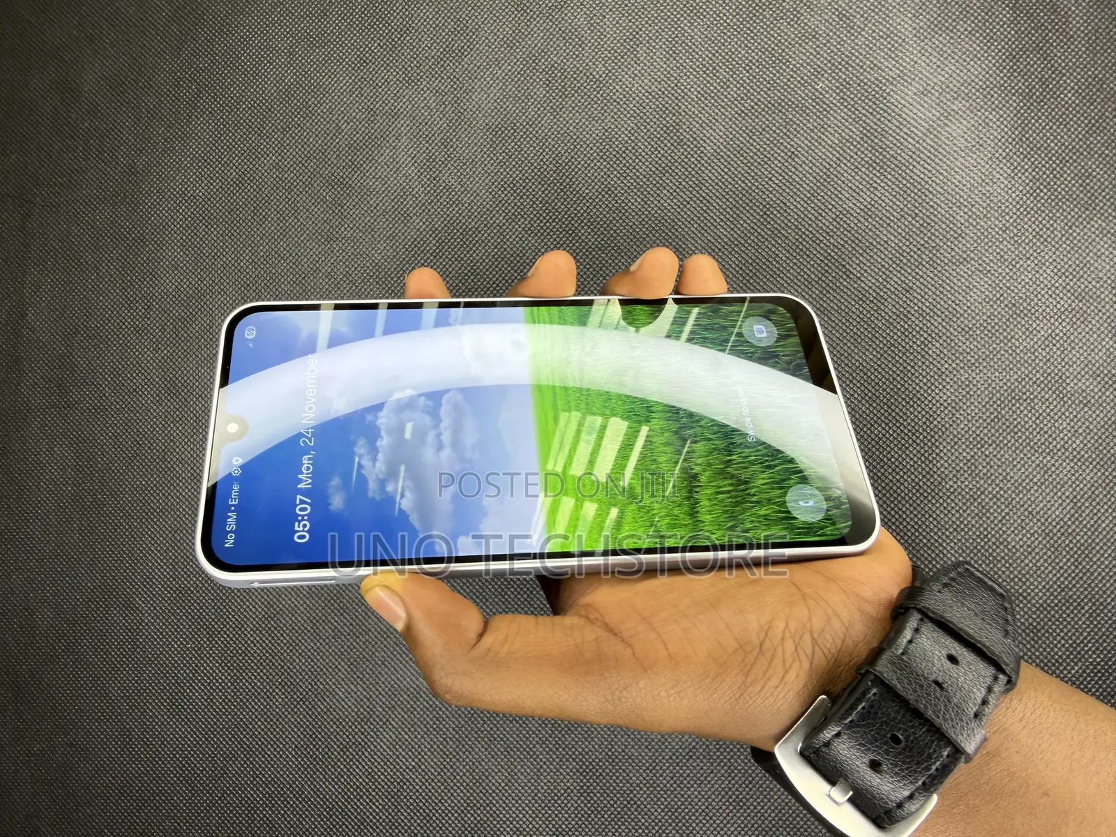 New Samsung Galaxy M17 5G 128 GB White