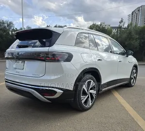 Volkswagen ID.6 2024 White