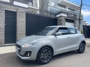 Suzuki Swift 2023 Silver