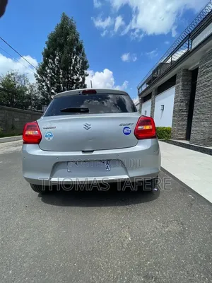 Suzuki Swift 2023 Silver