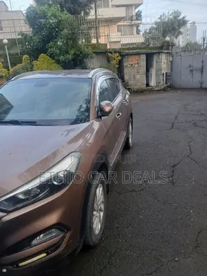 Hyundai Tucson 2015 Gold