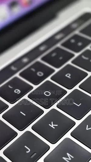 New Laptop Apple MacBook Pro 2019 16GB Intel Core i7 SSD 256GB