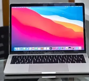 New Laptop Apple MacBook Pro 2019 16GB Intel Core i7 SSD 256GB