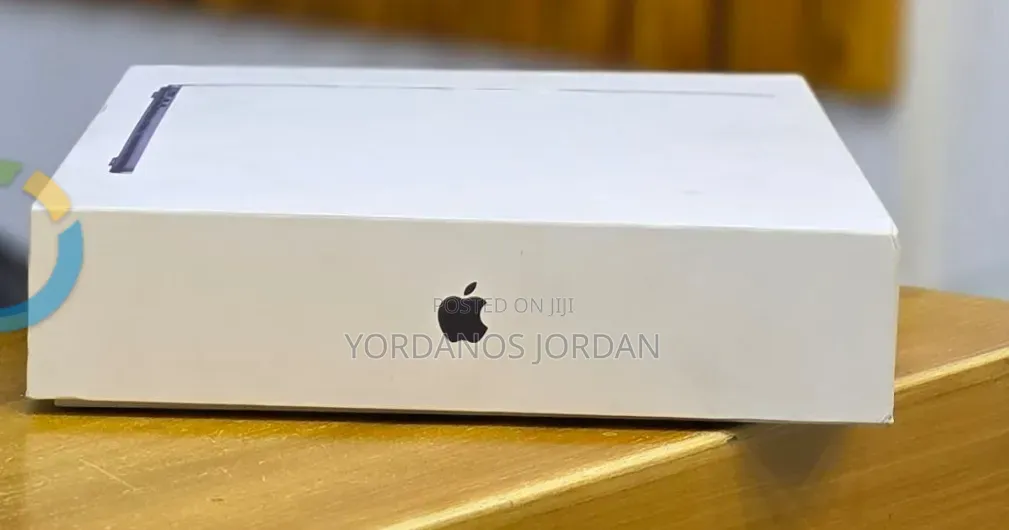 New Laptop Apple MacBook Air 2026 M5 13-inch 16GB Apple M5 SSD 512GB