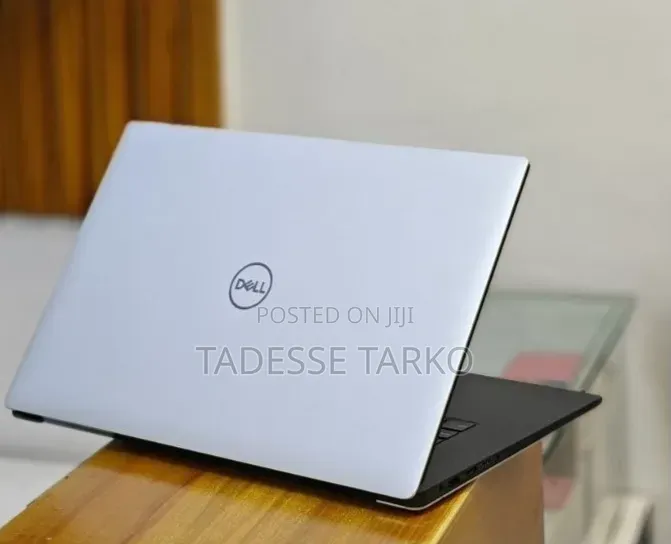 New Laptop Dell XPS 15 16GB Intel Core i9 SSD 512GB