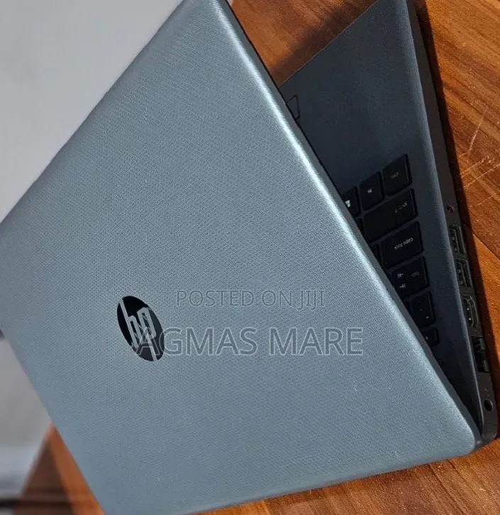 New Laptop HP 250 G7 8GB Intel Core i5 SSD 1T