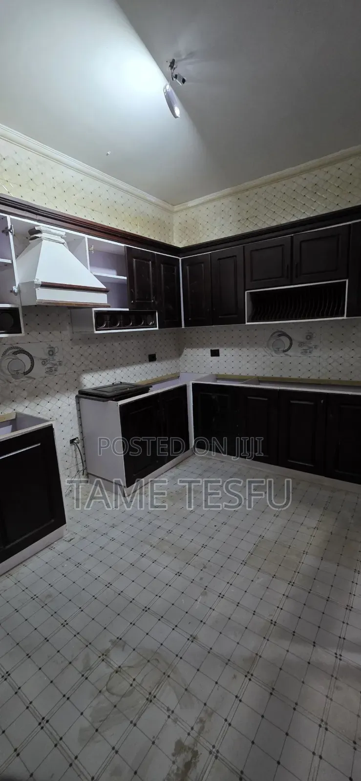 Furnished 6bdrm House in ሀያት, Bole for sale