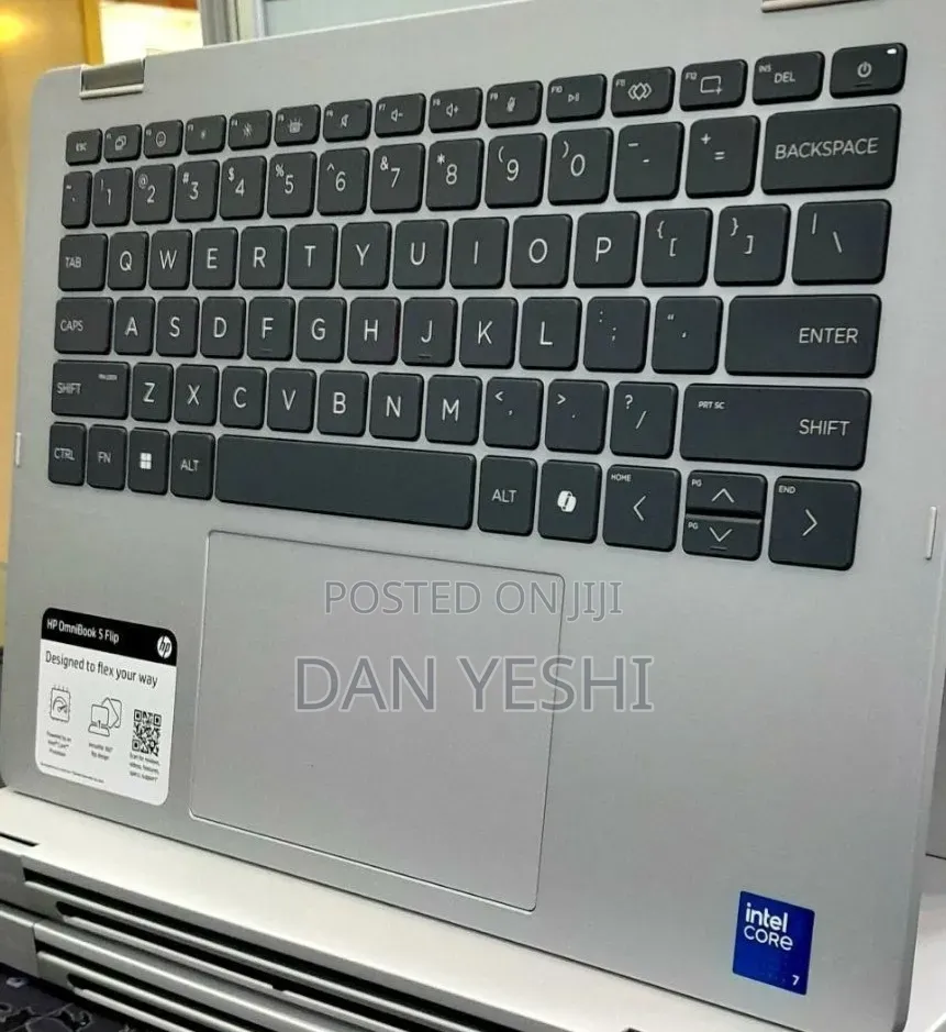New Laptop HP OmniBook 5 Flip 16GB Intel Core 7 SSD 512GB