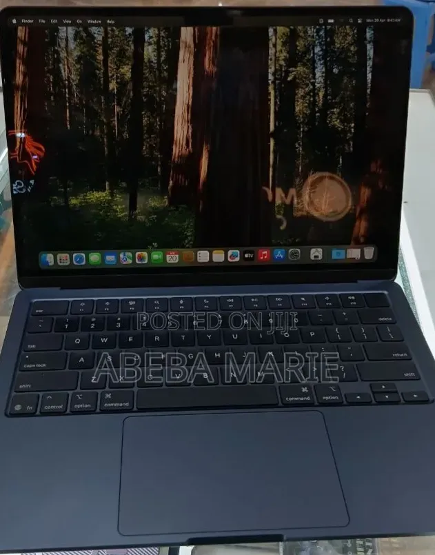 New Laptop Apple MacBook Air 2025 M4 13-inch 16GB Apple M4 SSD 256GB