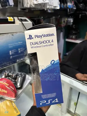 Sony Brand New Dual Hook Wireless Playstation Controller /Ps4 Joystick