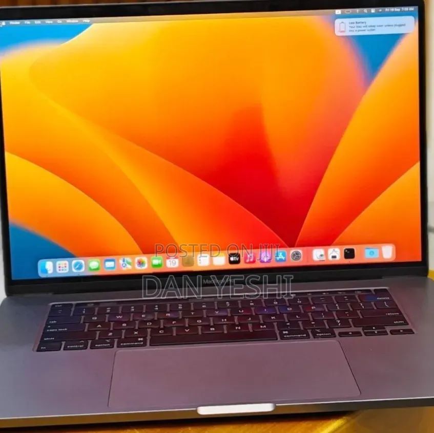 New Laptop Apple MacBook Pro 2019 16GB Intel Core i7 SSD 512GB