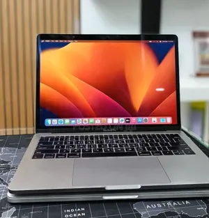 New Laptop Apple MacBook Pro 2017 16GB Intel Core i5 SSD 256GB
