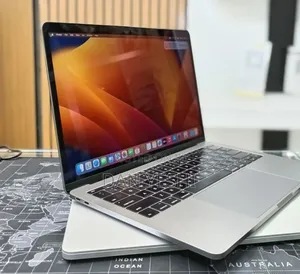 New Laptop Apple MacBook Pro 2017 16GB Intel Core i5 SSD 256GB