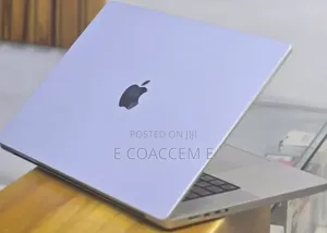 New Laptop Apple MacBook 32GB SSD 512GB