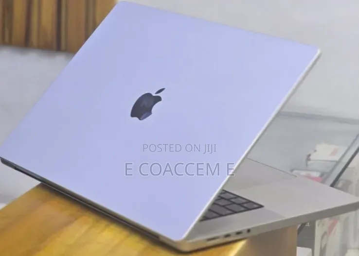 New Laptop Apple MacBook 32GB SSD 512GB