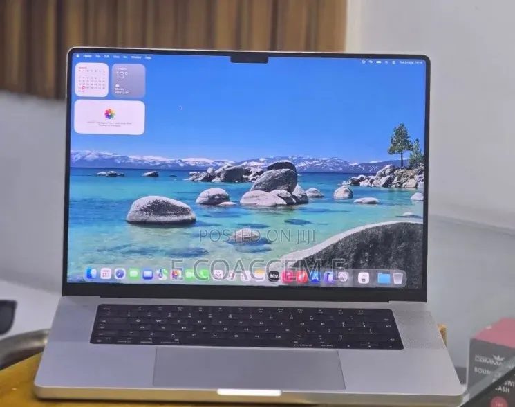 New Laptop Apple MacBook 32GB SSD 512GB