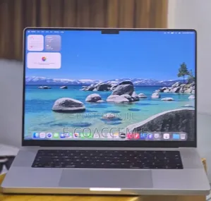 New Laptop Apple MacBook 32GB SSD 512GB