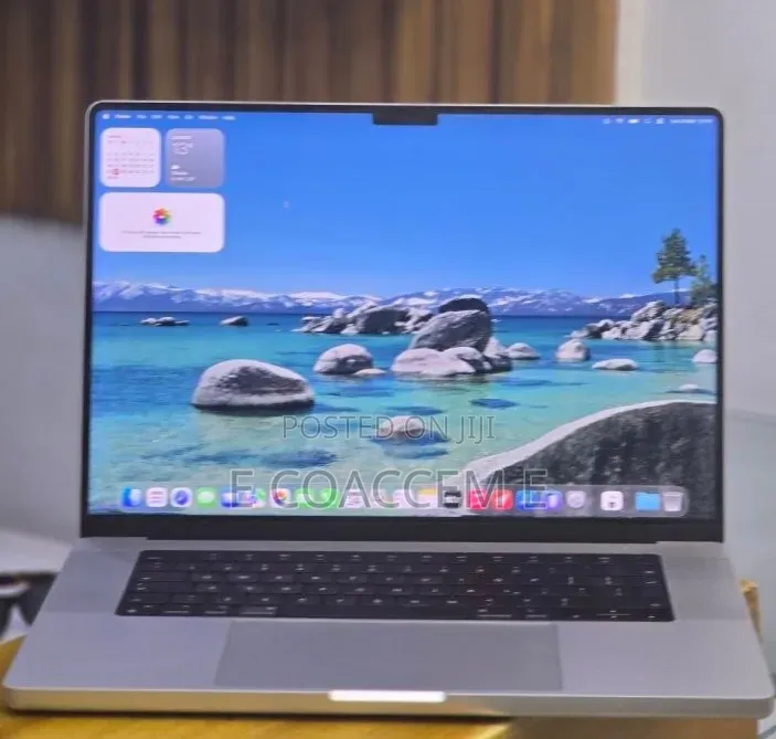 New Laptop Apple MacBook 32GB SSD 512GB