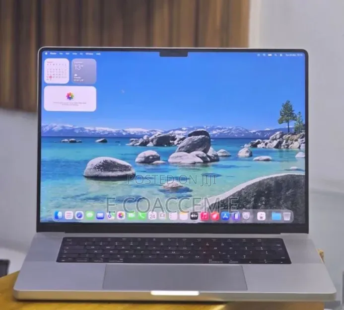 New Laptop Apple MacBook 32GB SSD 512GB