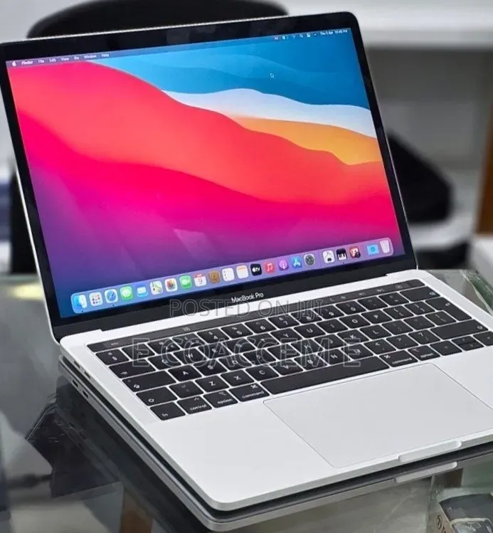 New Laptop Apple MacBook 16GB Intel Core i7 SSD 256GB