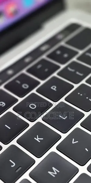 New Laptop Apple MacBook 16GB Intel Core i7 SSD 256GB