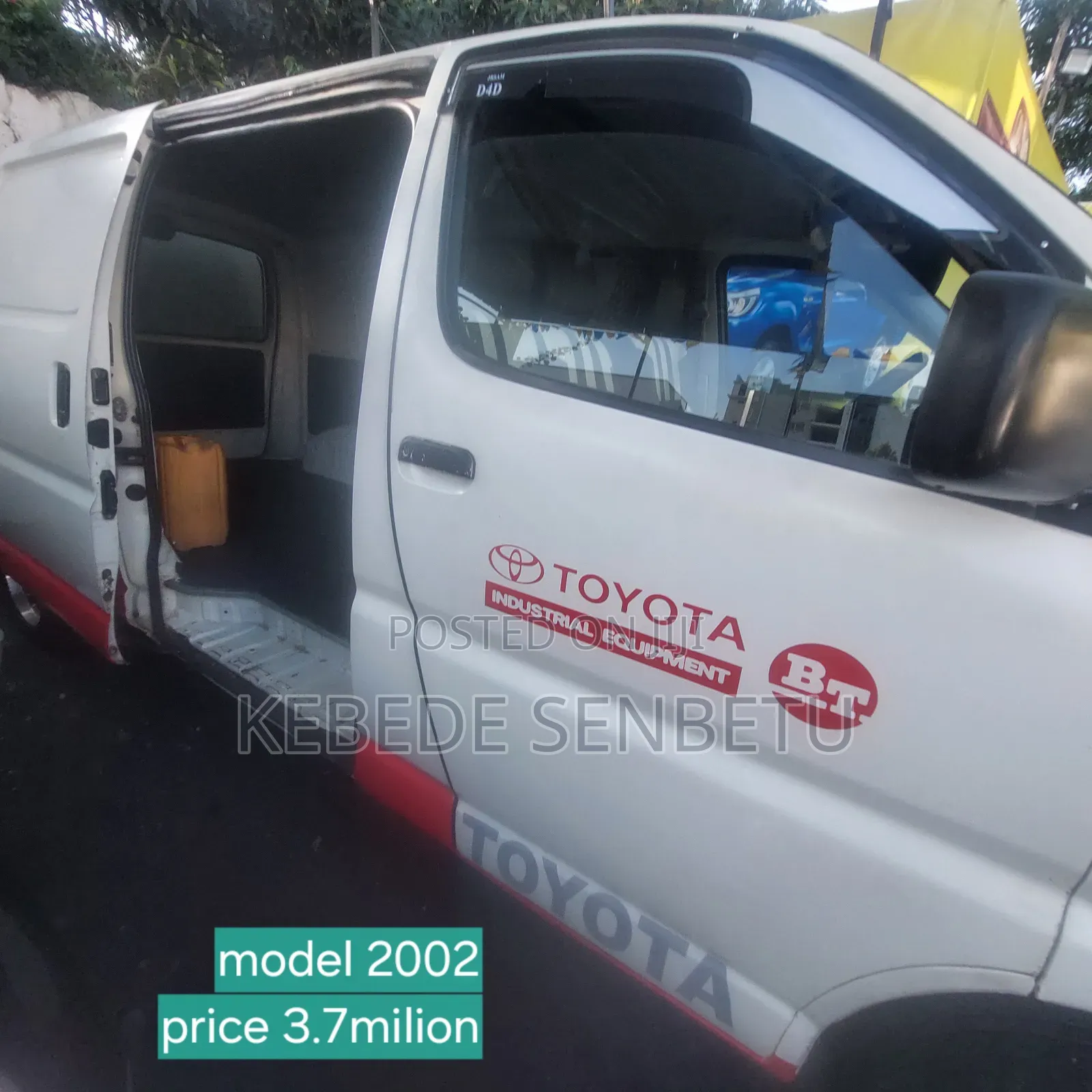Toyota HiAce 2002 White