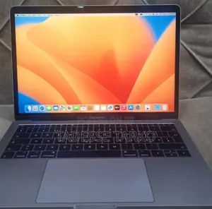 New Laptop Apple MacBook Pro 2017 16GB Intel Core i5 SSD 512GB