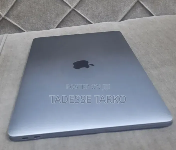 New Laptop Apple MacBook Pro 2017 16GB Intel Core i5 SSD 512GB