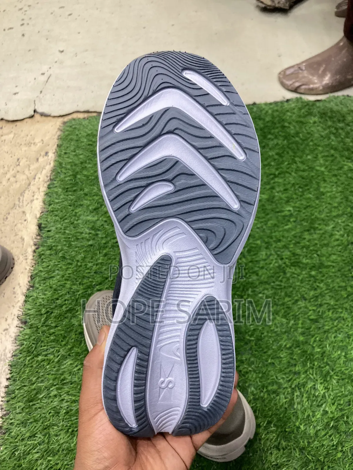 Skechers Hands Free Slip-Ins Max Run