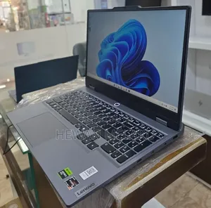 New Laptop Lenovo LOQ 15AHP10 16GB AMD Ryzen 5 SSD 512GB