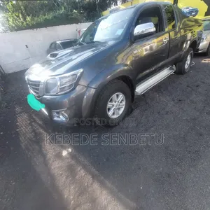 Toyota Hilux 2012 Black