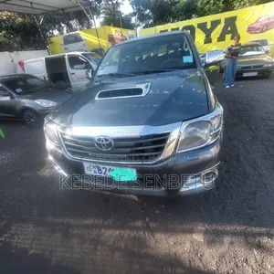 Toyota Hilux 2012 Black