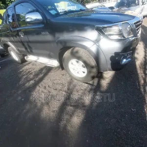 Toyota Hilux 2012 Black