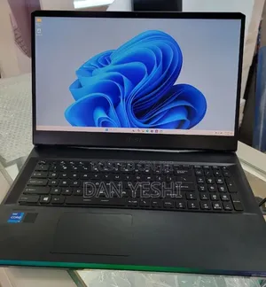 New Laptop MSI Raider 18 HX AI A2XW 16GB Intel Core i7 SSD 1T