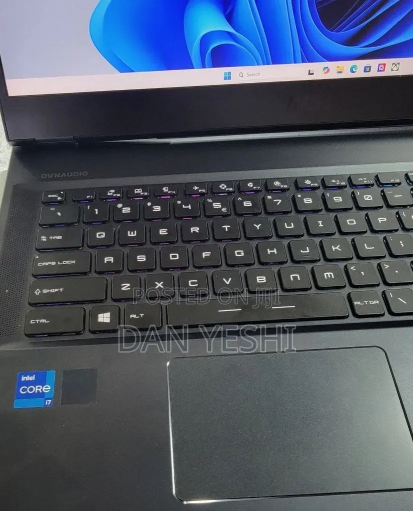 New Laptop MSI Raider 18 HX AI A2XW 16GB Intel Core i7 SSD 1T