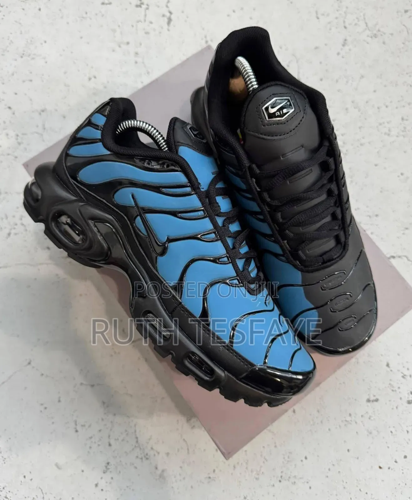 Color Change Nike Air Maxtn