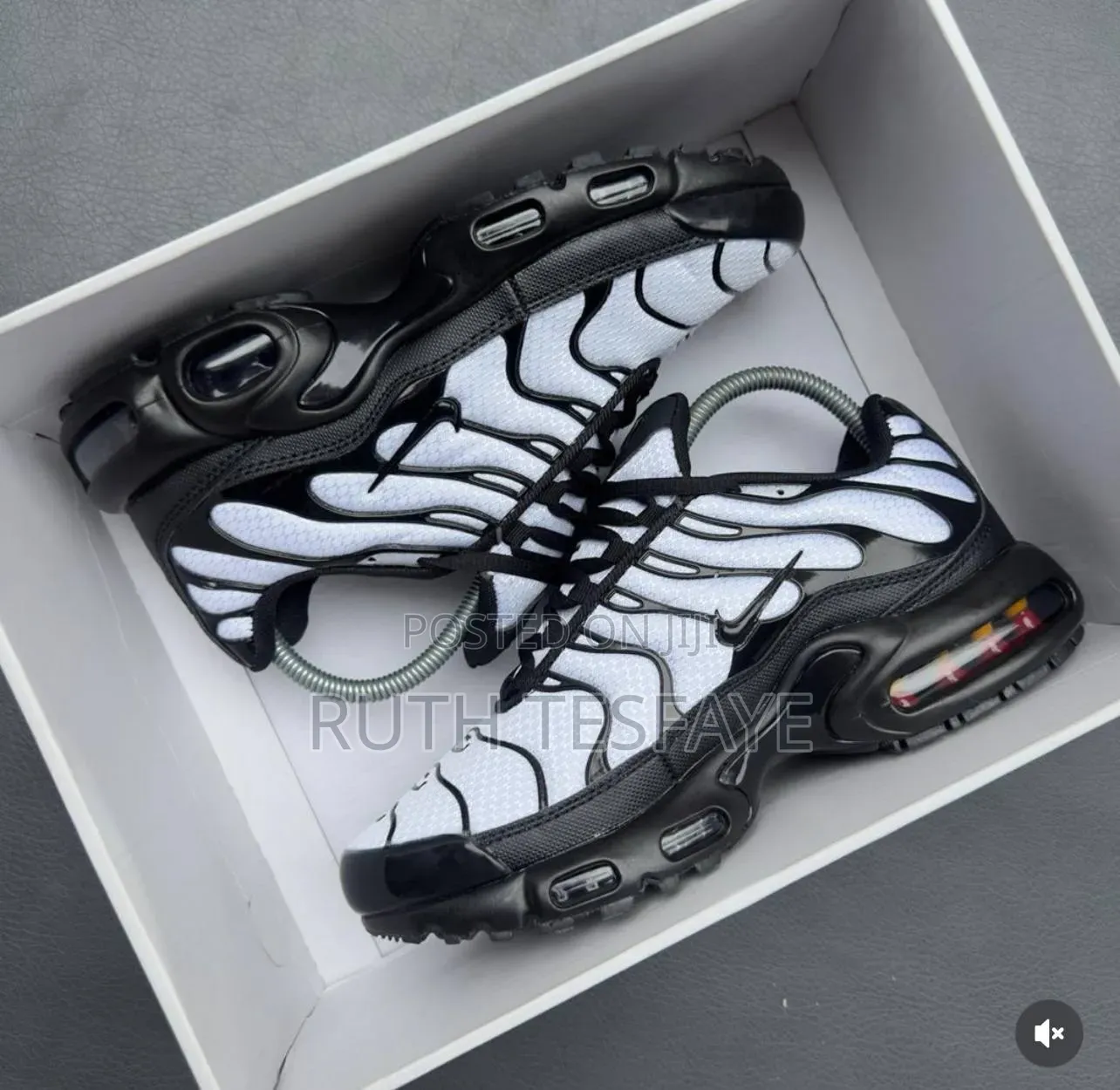 Color Change Nike Air Maxtn