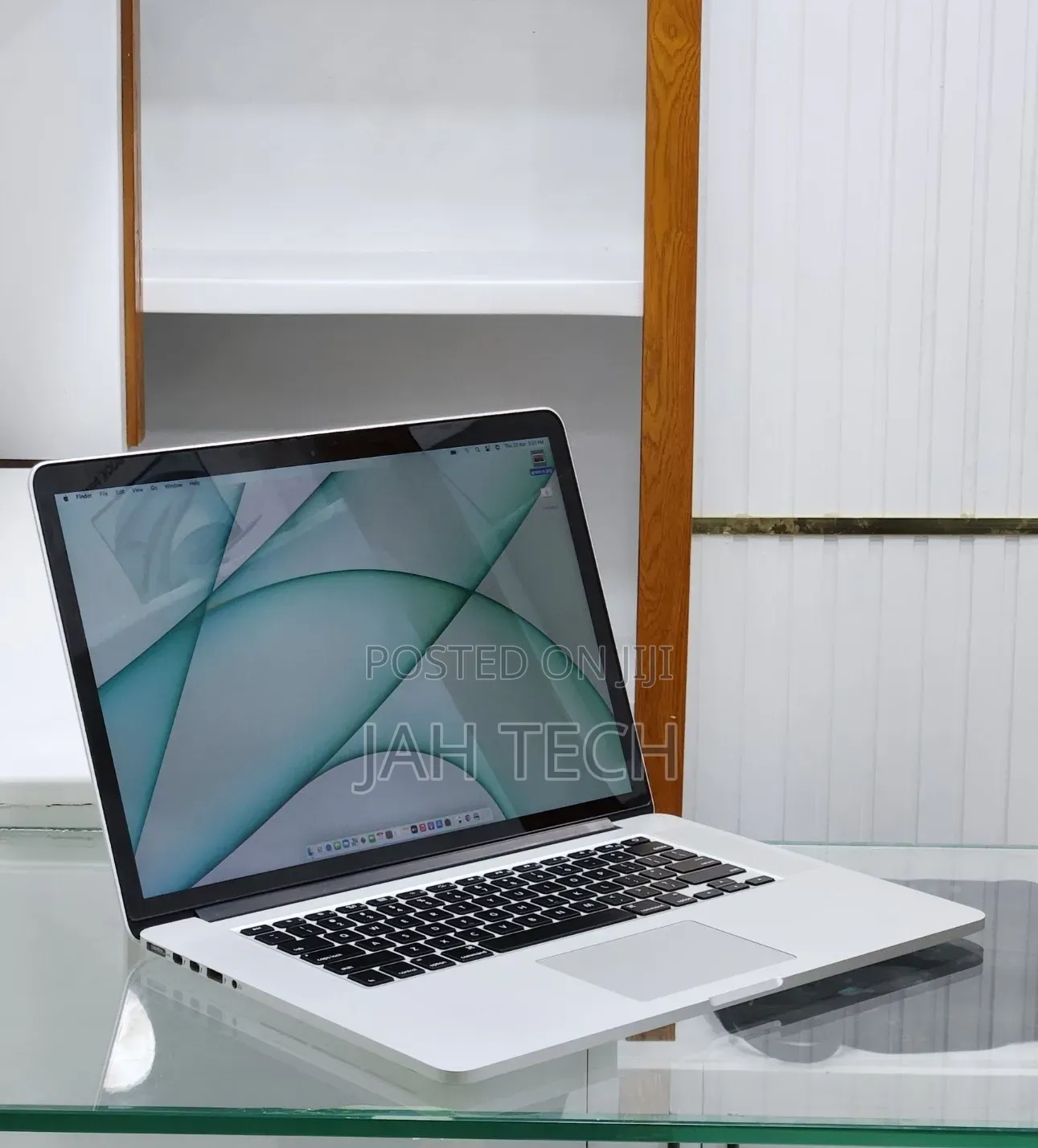 New Laptop Apple MacBook Pro M1 16GB Apple M1 Pro SSD 512GB