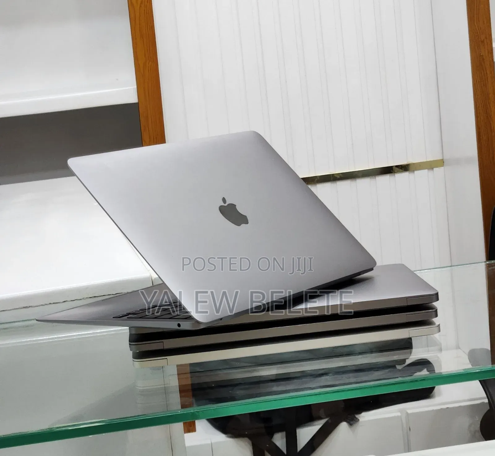 New Laptop Apple MacBook Air 2020 M1 8GB Apple M1 SSD 256GB