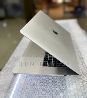 New Laptop Apple MacBook Pro 2018 16GB Intel Core i7 SSD 256GB