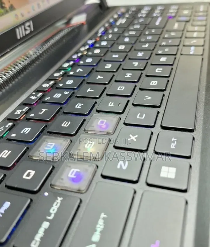 New Laptop MSI Raider GE68HX 13VI-202US 32GB Intel Core i9 SSD 1T
