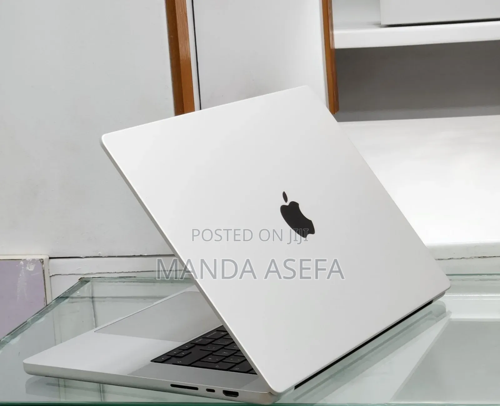 New Laptop Apple MacBook Pro M1 16GB Apple M1 Pro SSD 512GB