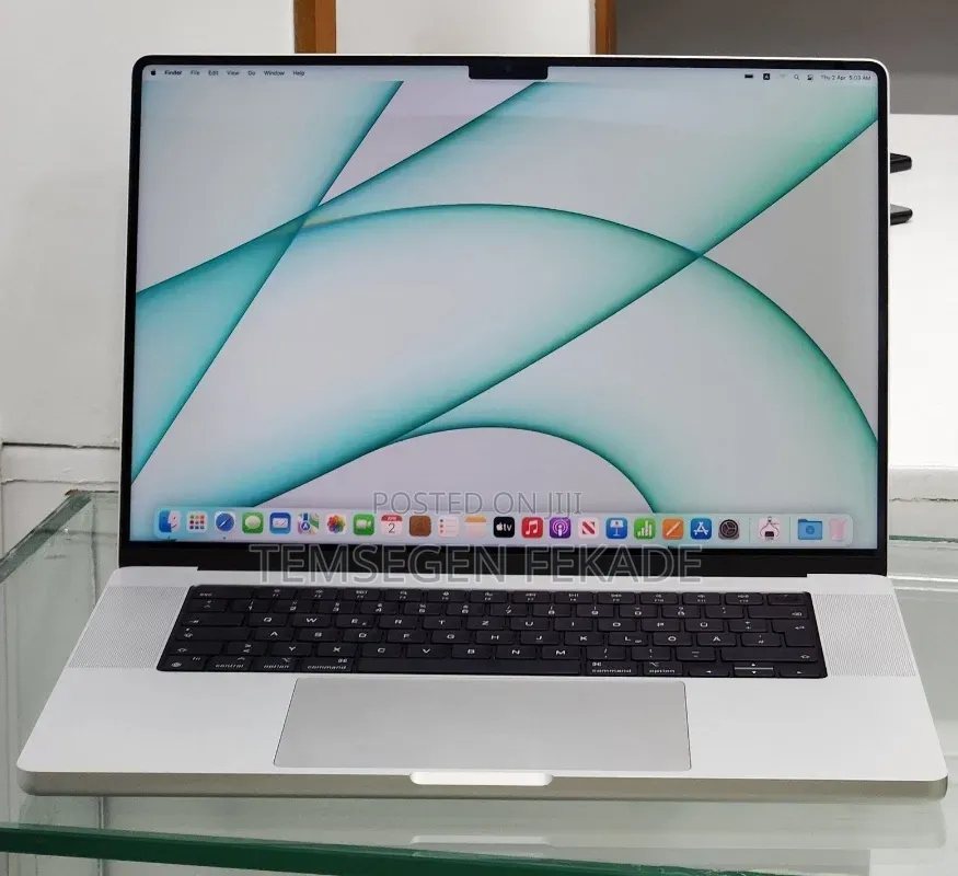 New Laptop Apple MacBook Pro 2021 M1 16GB Apple M1 Pro SSD 512GB